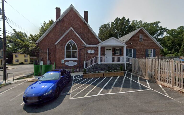 373881 rose randall g 768x480