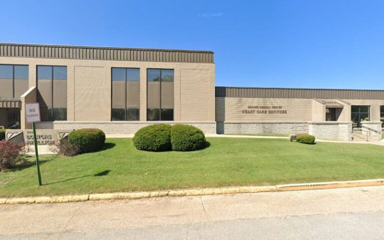 374679 ross thomas m 768x480