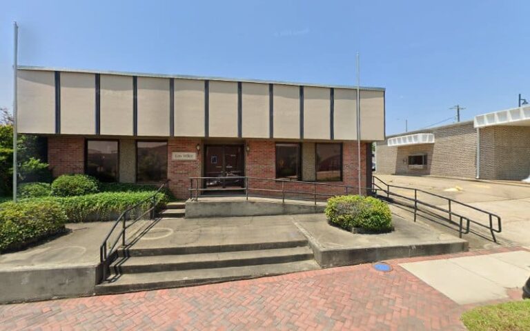 375236 roussell leslie 768x480