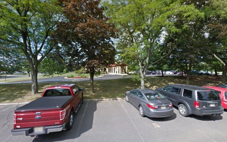 375495 royaltysource 768x480