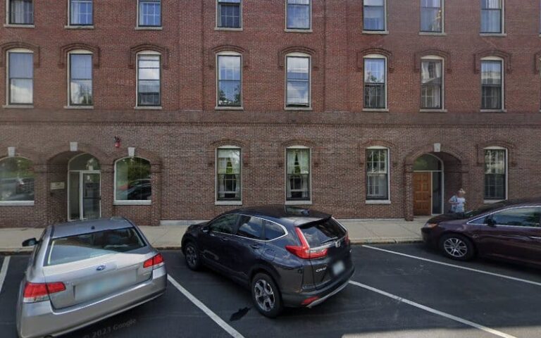 378807 salek elise h 768x480