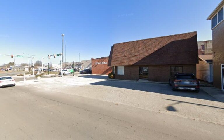 381679 saunders j anthony 768x480