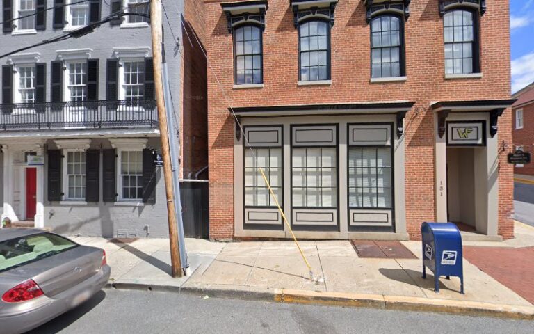 382279 schaffer black flores 768x480