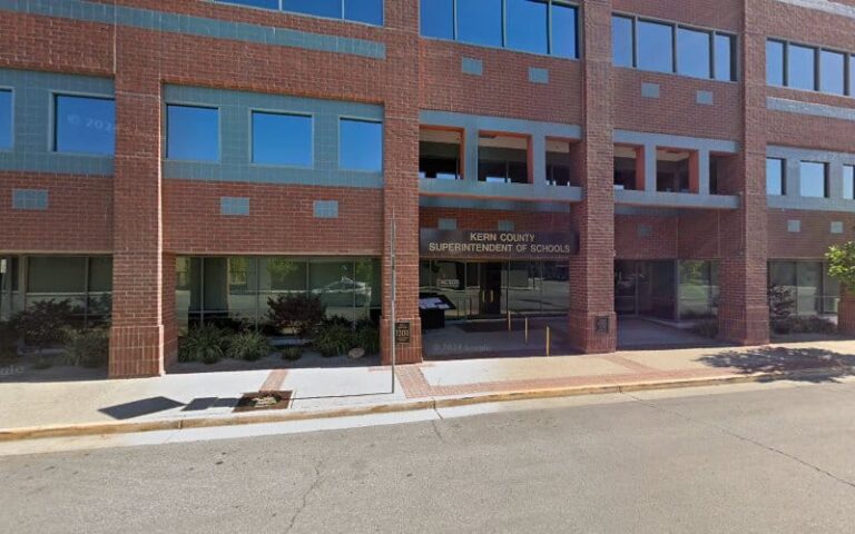 383563 schools legal services 768x480