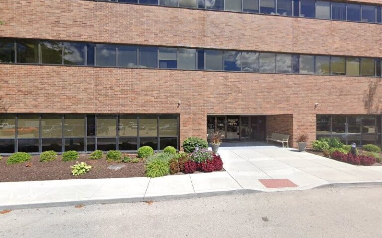 383648 schrank ii raymond e 768x480