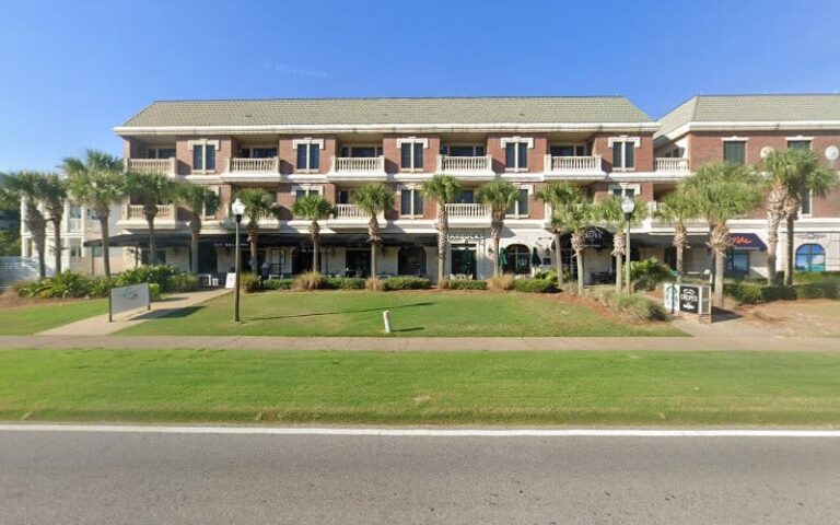 385757 seacrest office 768x480