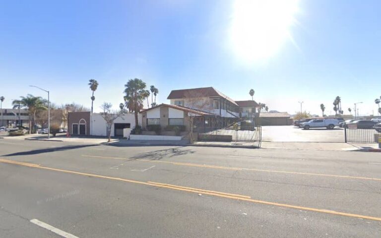 387301 servicio legal latino 768x480