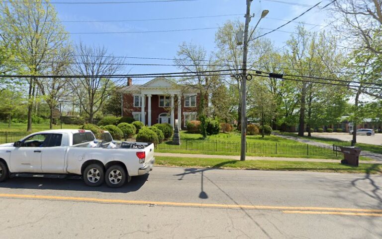 387484 seth r. thomas 768x480