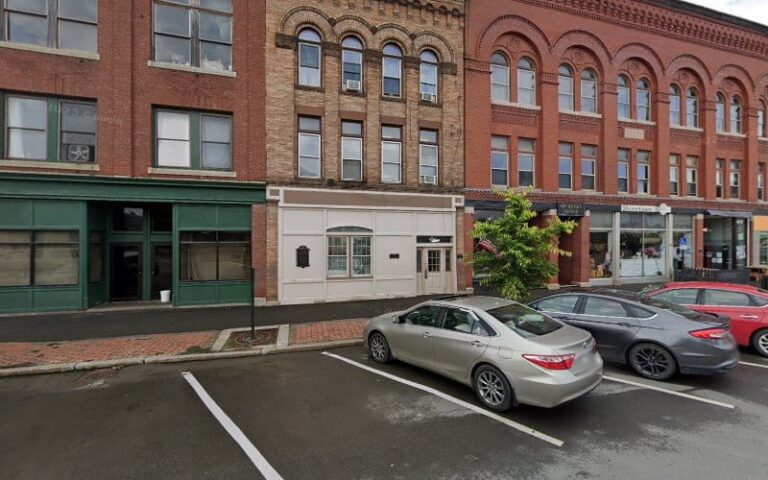 387654 severson hand nelson 768x480