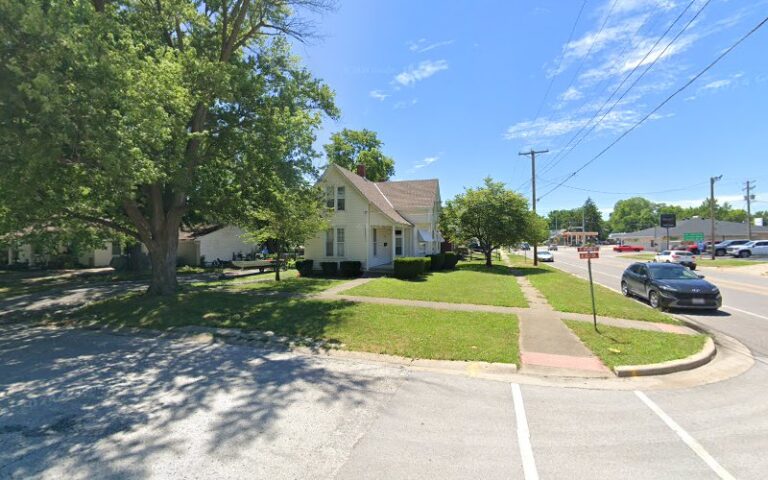 389028 shaw david b 768x480