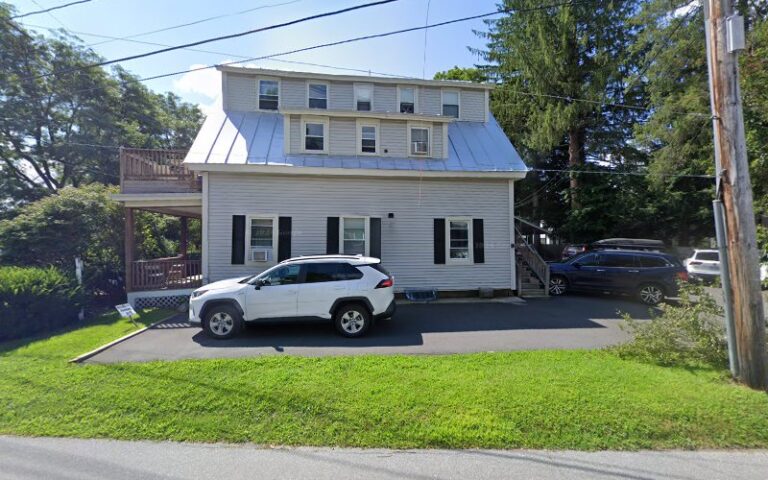 389403 sheehan phinney bass green 768x480