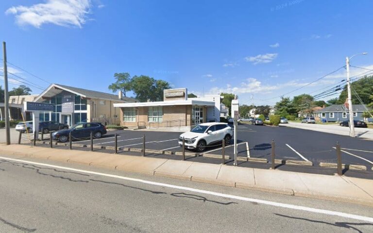 390874 sholes sholes 768x480