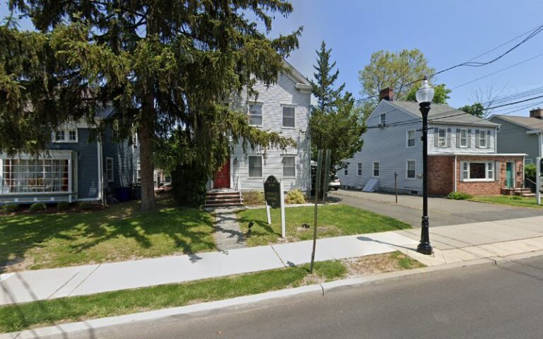 392373 simio jones 768x480