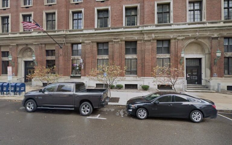 392640 simon roger b 768x480