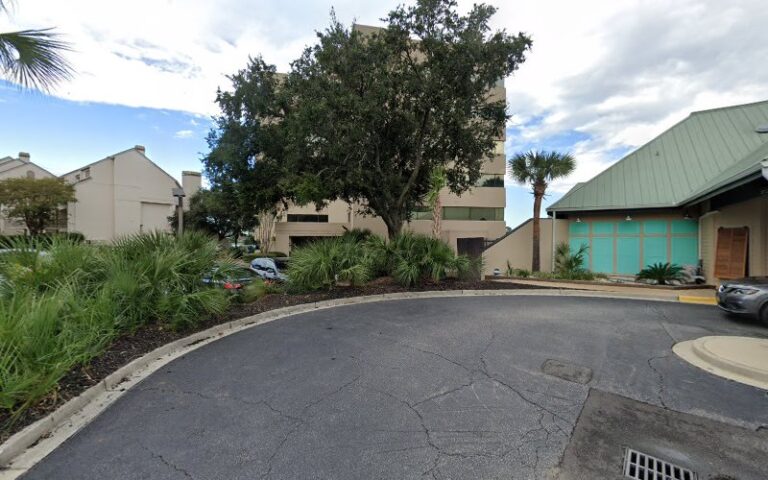 392715 simons dean 768x480