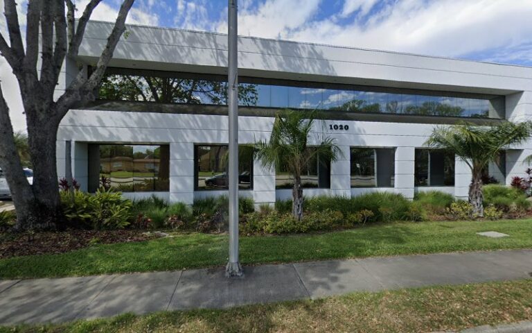 392919 sims g larry 768x480