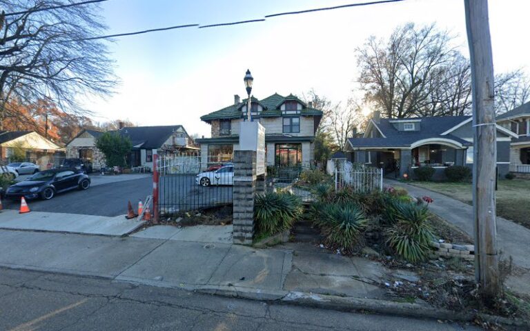 392931 sims kim g 768x480