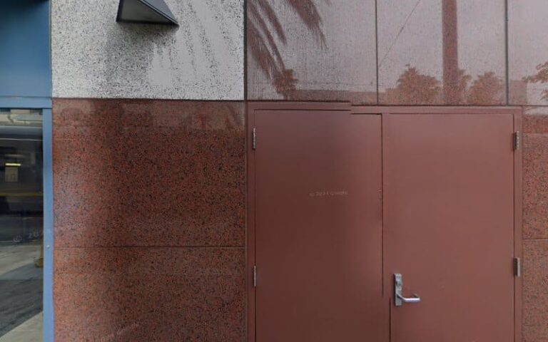 393028 sinclitico burns 768x480