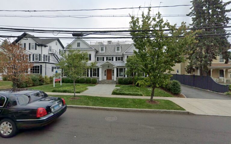 393049 singer anner perelli minetti 768x480