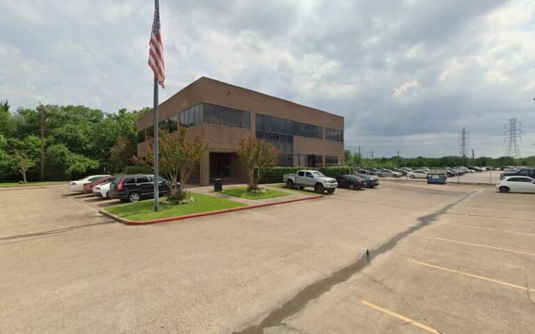 44140 fleishman lewis 768x480