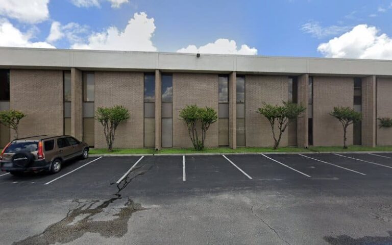 47380 ike pauline 768x480