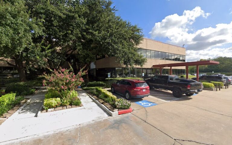 49247 julian seele p.c 768x480