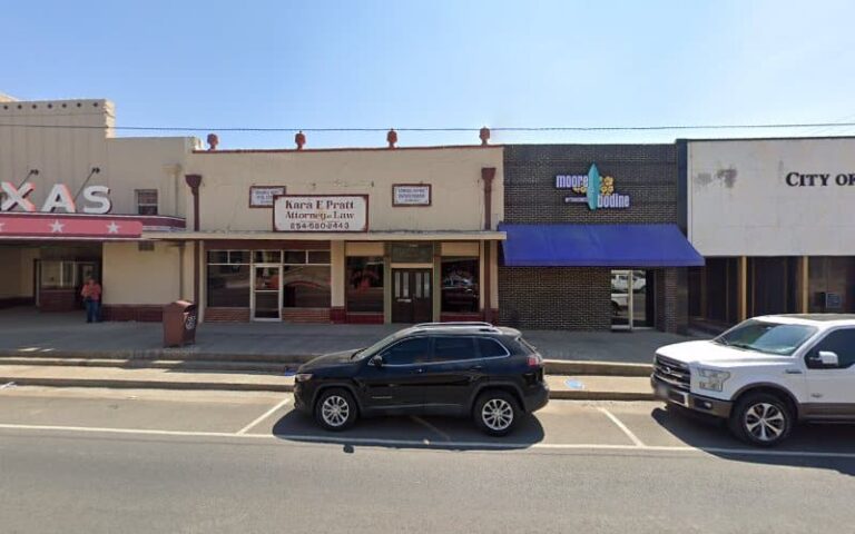 49401 kara e pratt 768x480