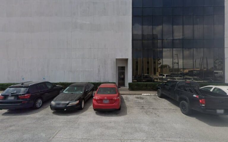 55749 mc guinnis associates law chamber 768x480