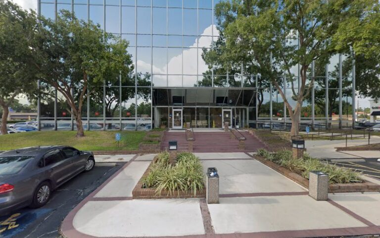 60122 robert l. lewis attorney 768x480