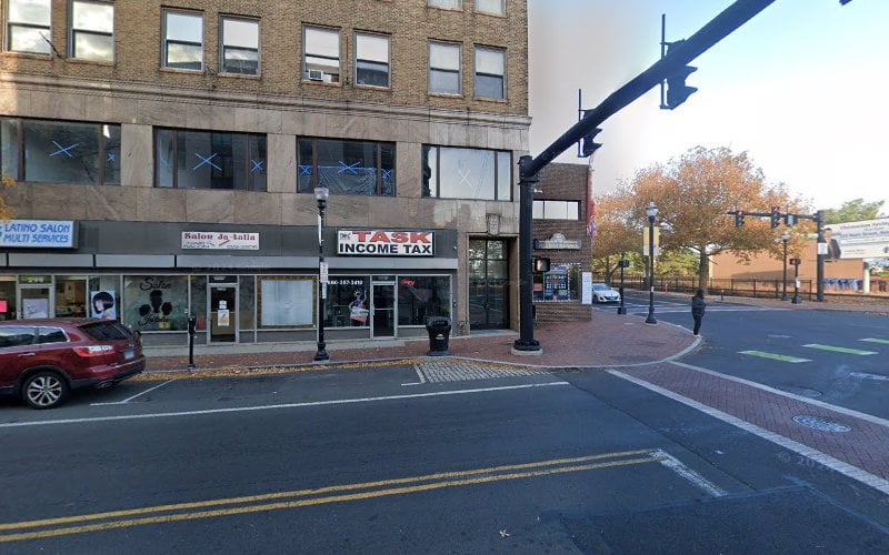 69434 300 main st llc