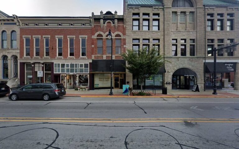 82615 apple john a 768x480