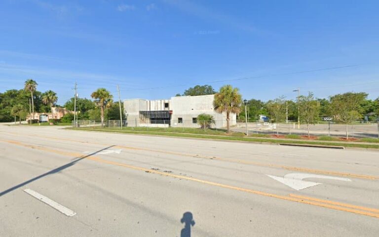 394709 smith stonestreet 768x480