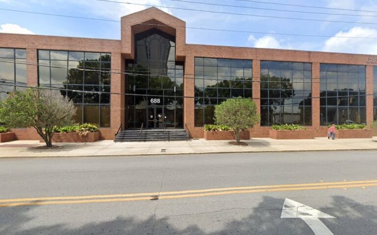 395000 smith hawkins hollingsworth 768x480