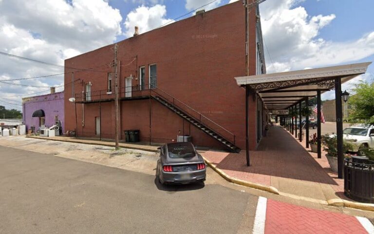 395542 smith whaley 768x480