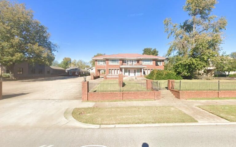 400097 stark cliff a 768x480