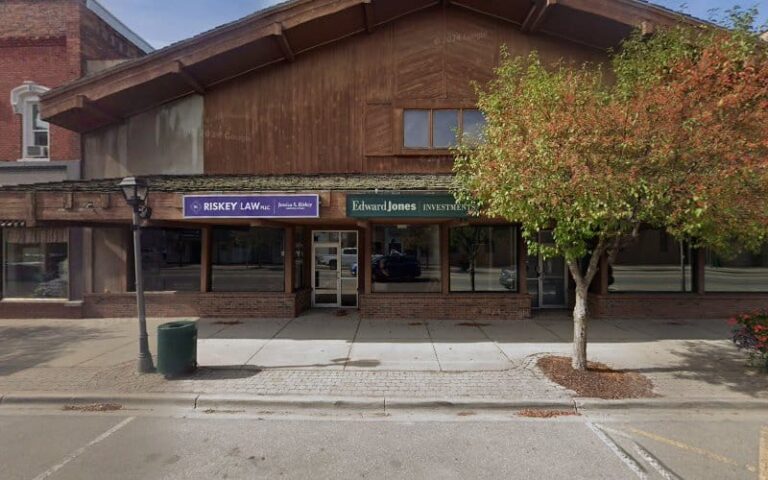 402440 stephens moore 768x480