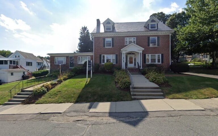 403875 steven t alpert law office 768x480