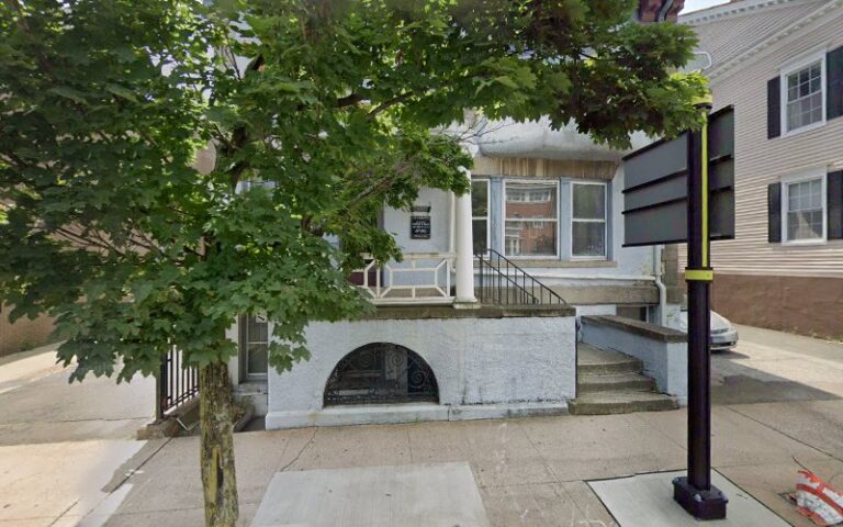 404435 still gerald m 768x480