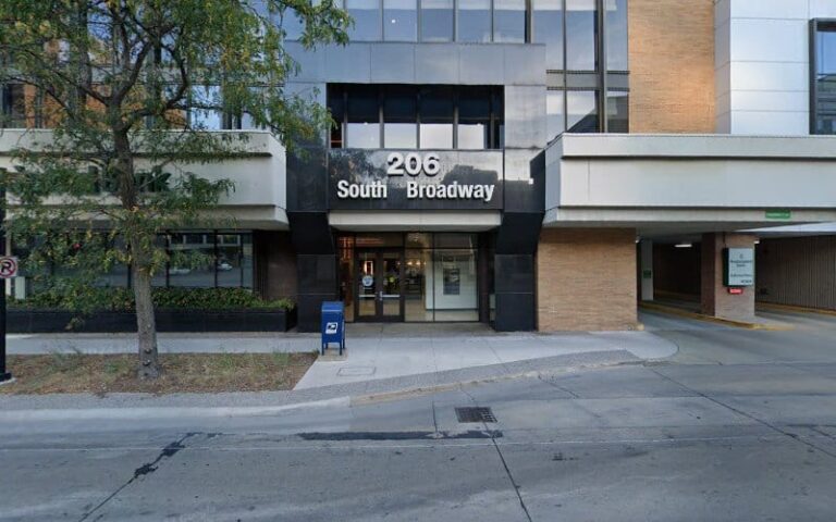 405139 stonelake hilary r 768x480