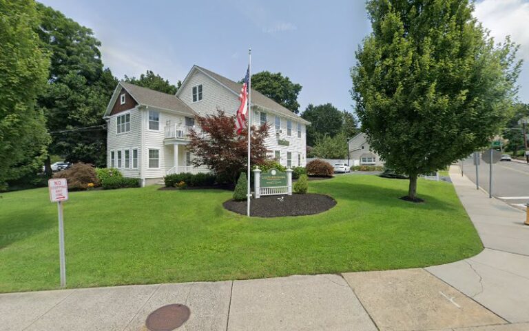 405626 strauss michael r 768x480