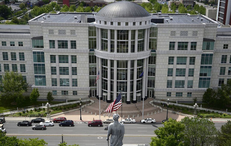 406196 stuart wadsworth hinckley 768x487