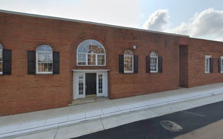 406256 studenmund john d 768x480