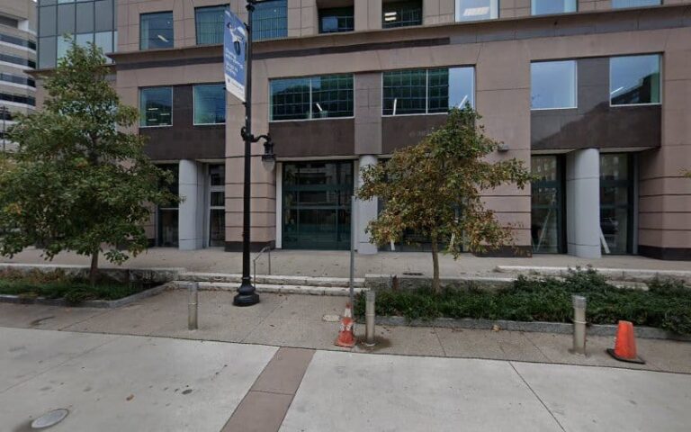 406398 styka bloom laurie 768x480