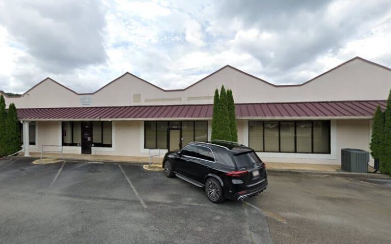 410596 tax help attorney 768x480