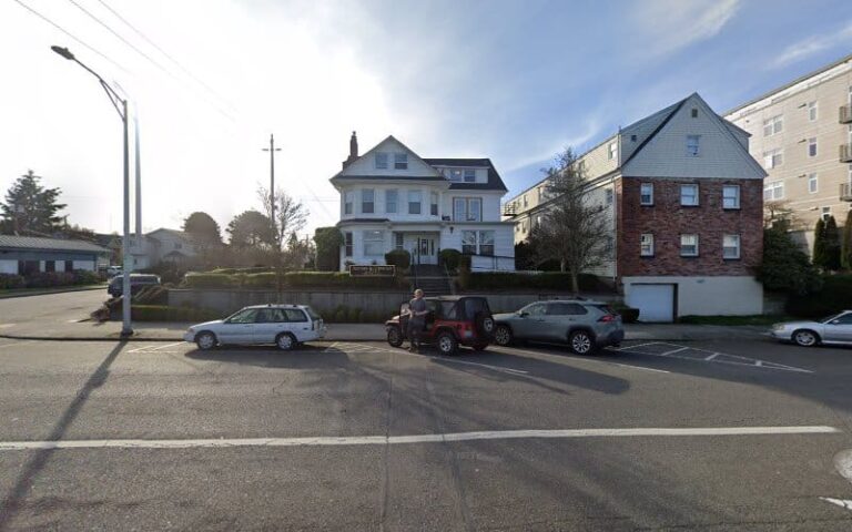 410873 tayah renfro lawyer 768x480