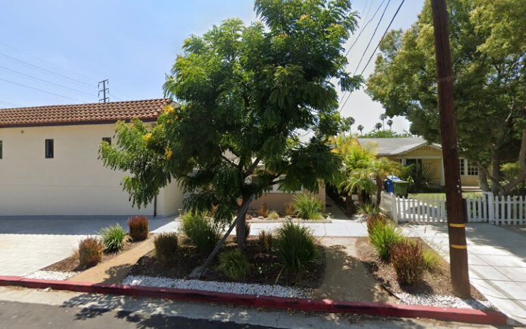 413364 the attorneys receptionist 768x480