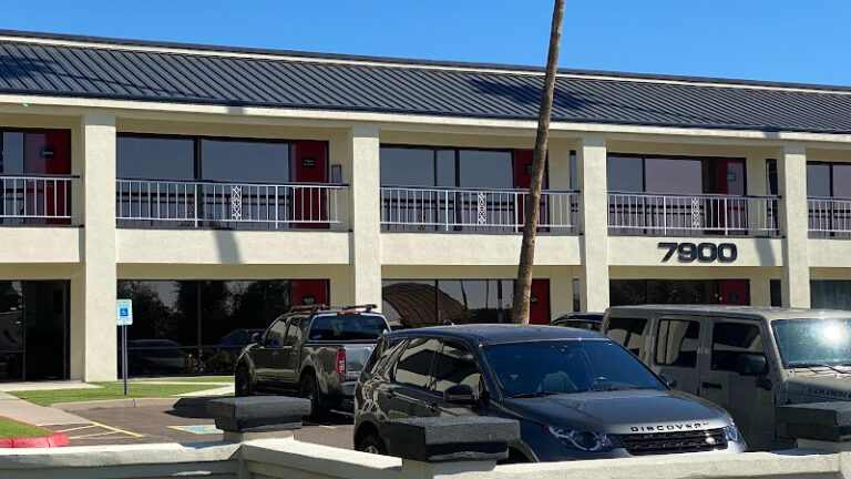 417717 the husband wife law team 768x432