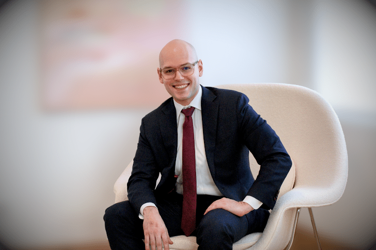 418495 the krlg team