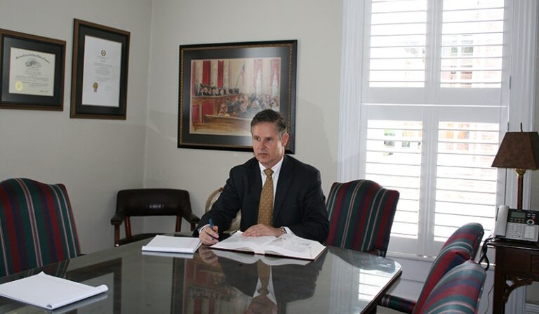 427218 the law offices of mark t. hurt 768x447