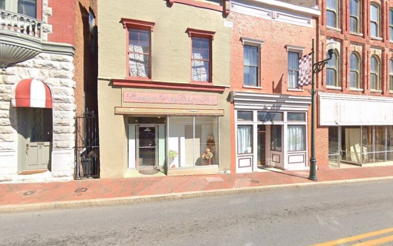 433861 the womens legal group 768x480